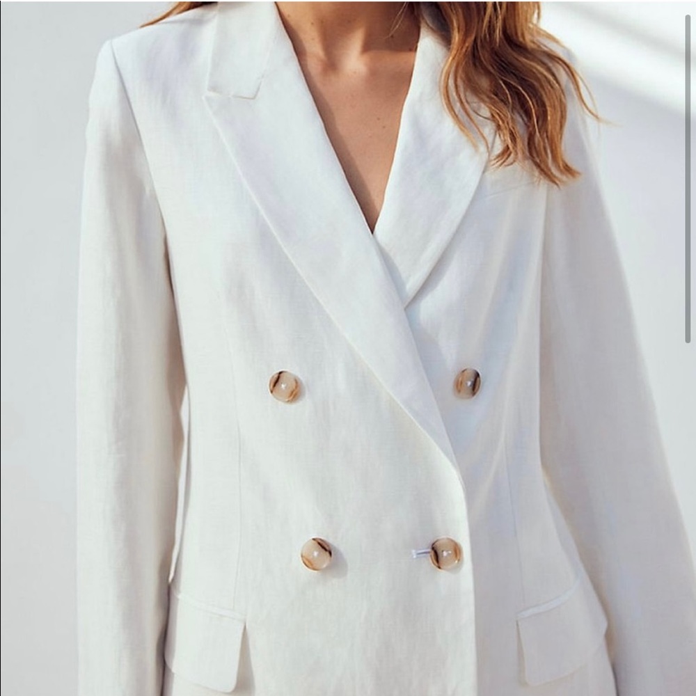 Aritzia Babaton Samuel linen blazer in white size 00